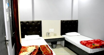 Hotel sai palace Room Type - Deluxe Room (Non AC Room) Hotel sai palace Room Type - Deluxe Room (Non AC Room)