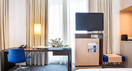 Novotel Abu Dhabi Al Bustan Hotel Room Type - Superior Suite with 1 double bed and sofa Novotel Abu Dhabi Al Bustan Hotel Room Type - Superior Suite with 1 double bed and sofa