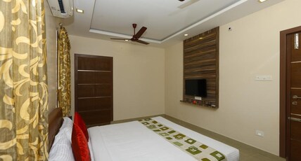 SHRI KAMADHENU RESIDENCY Room Type - Superior Room