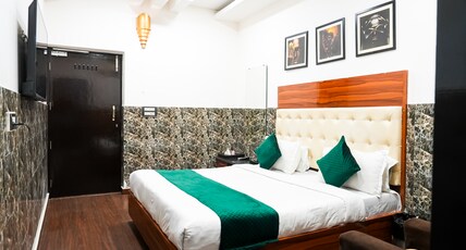Hotel Apple Green Room Type - Super Deluxe Room with King Bed Hotel Apple Green Room Type - Super Deluxe Room with King Bed