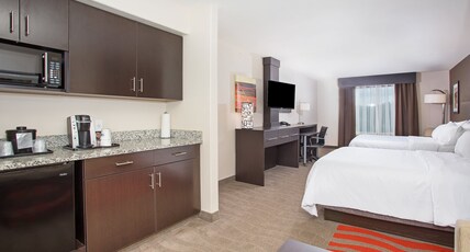 Holiday Inn Express Hotel & Suites Glasgow Room Type - 2 Queen Suite Sofa Bed