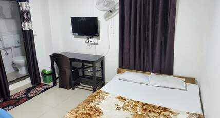 3 Sister Hotel Room Type - Standard Room with Balcony and City View 3 Sister Hotel Room Type - Standard Room with Balcony and City View