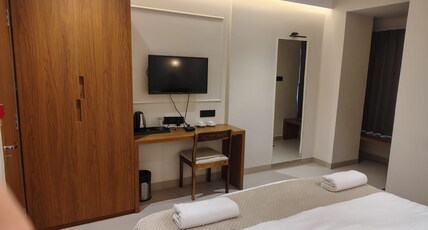 The Lotus Retreat Room Type - Standard Double Room King Bed
