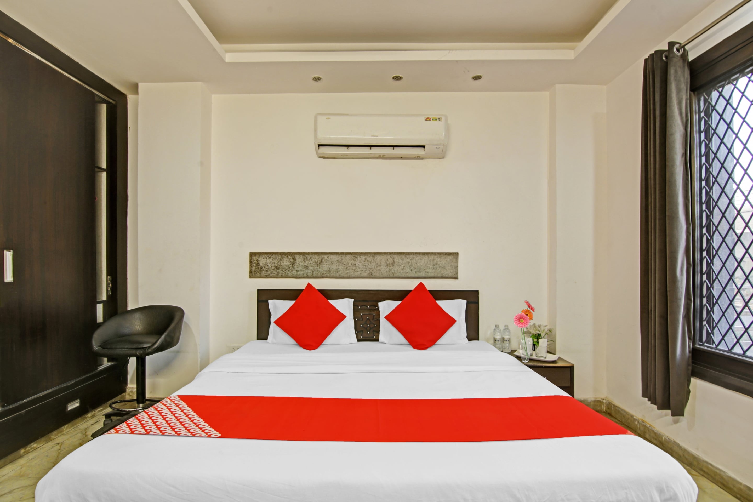 Hotel O Hotel Mannat - Tap to explore photos