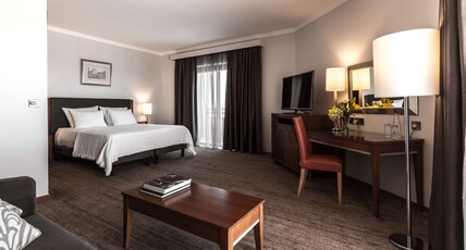Radisson Blu Resort, Malta St. Julian's Room Type - Superior Suite - Sea View amp; Terrace