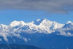 Everglaze Home|| Mall Road || Kanchenjunga View Rooms