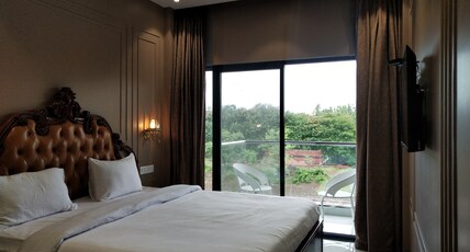 Paramount Riverfront Resort and Spa Room Type - Executive Backyard Room (Phase2)