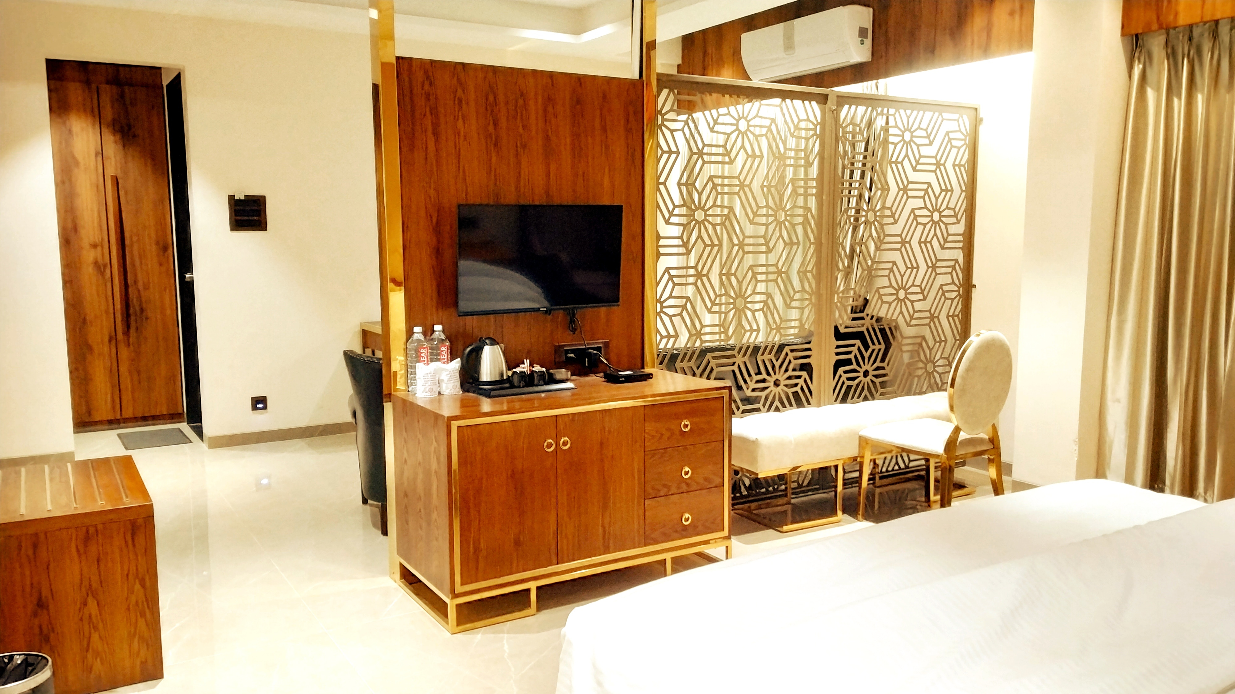 Hotel Ruturaj Regency - Tap to explore photos