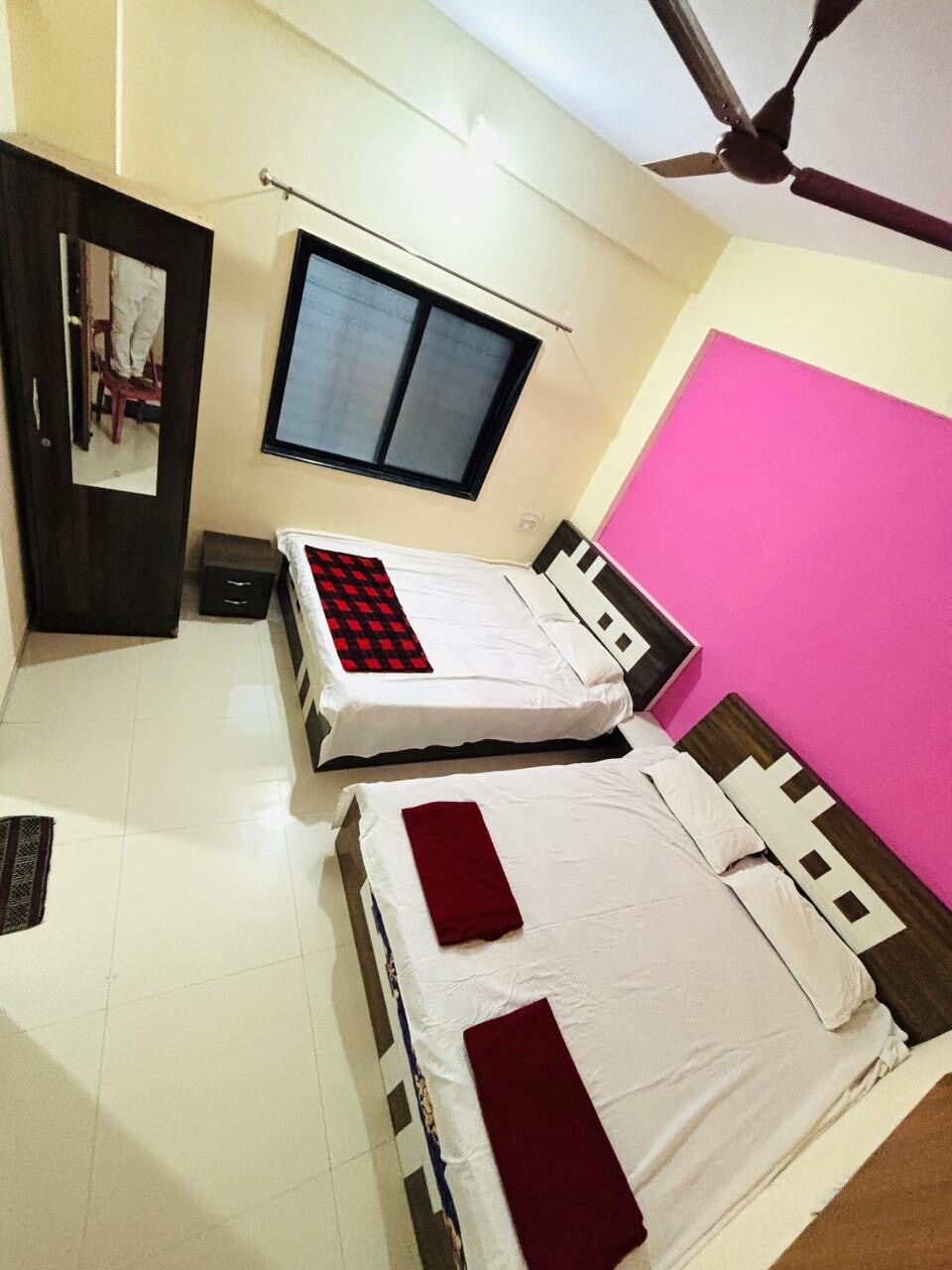 Hotel Malhar Inn - Tap to explore photos