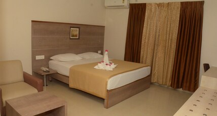 Hotel Kanakabhishegam Room Type - VIP