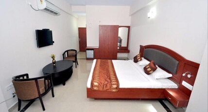 RESHUMRAO Room Type - Deluxe (3X)