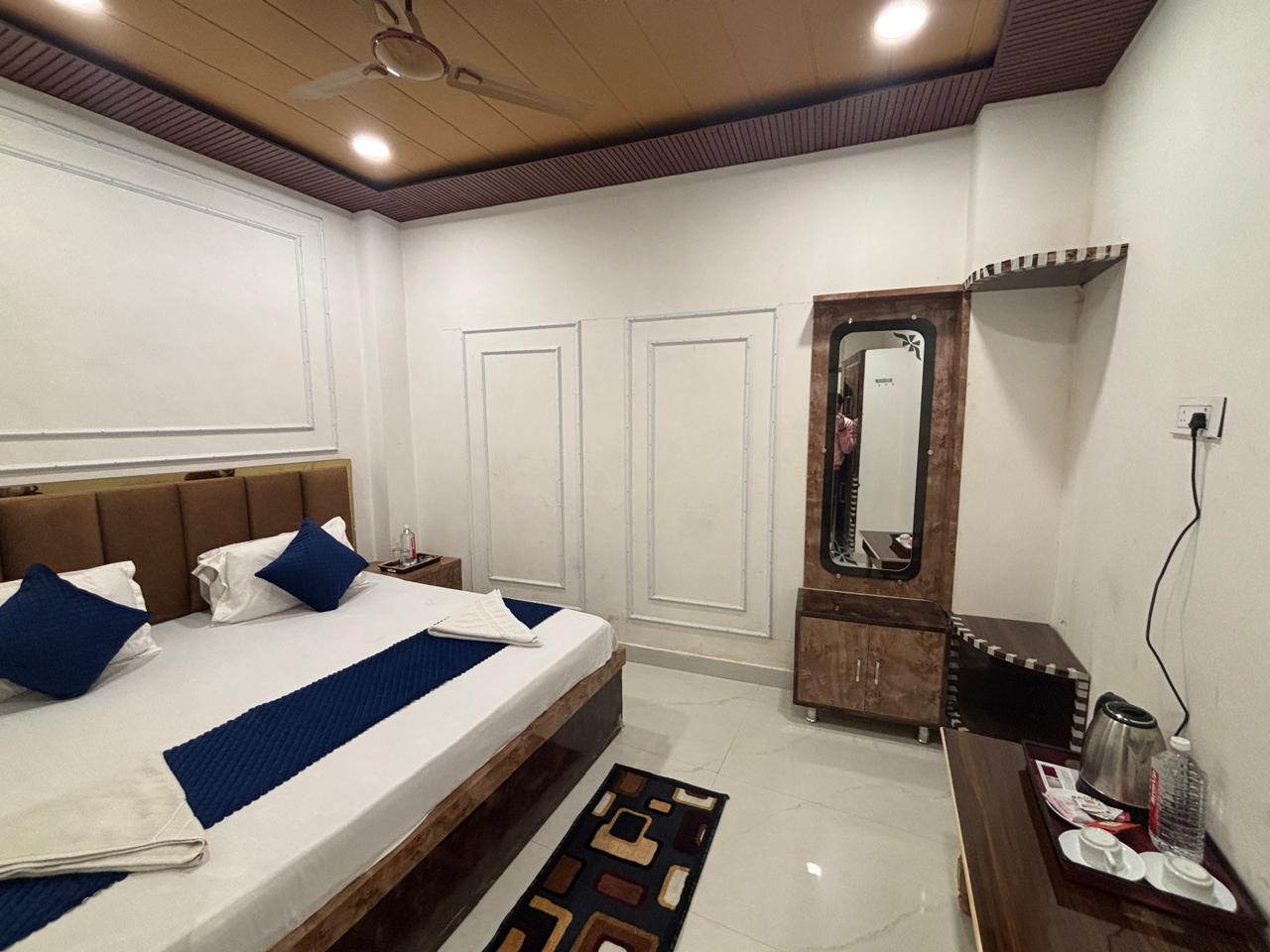 Kashi sawariya P guest house - Tap to explore photos