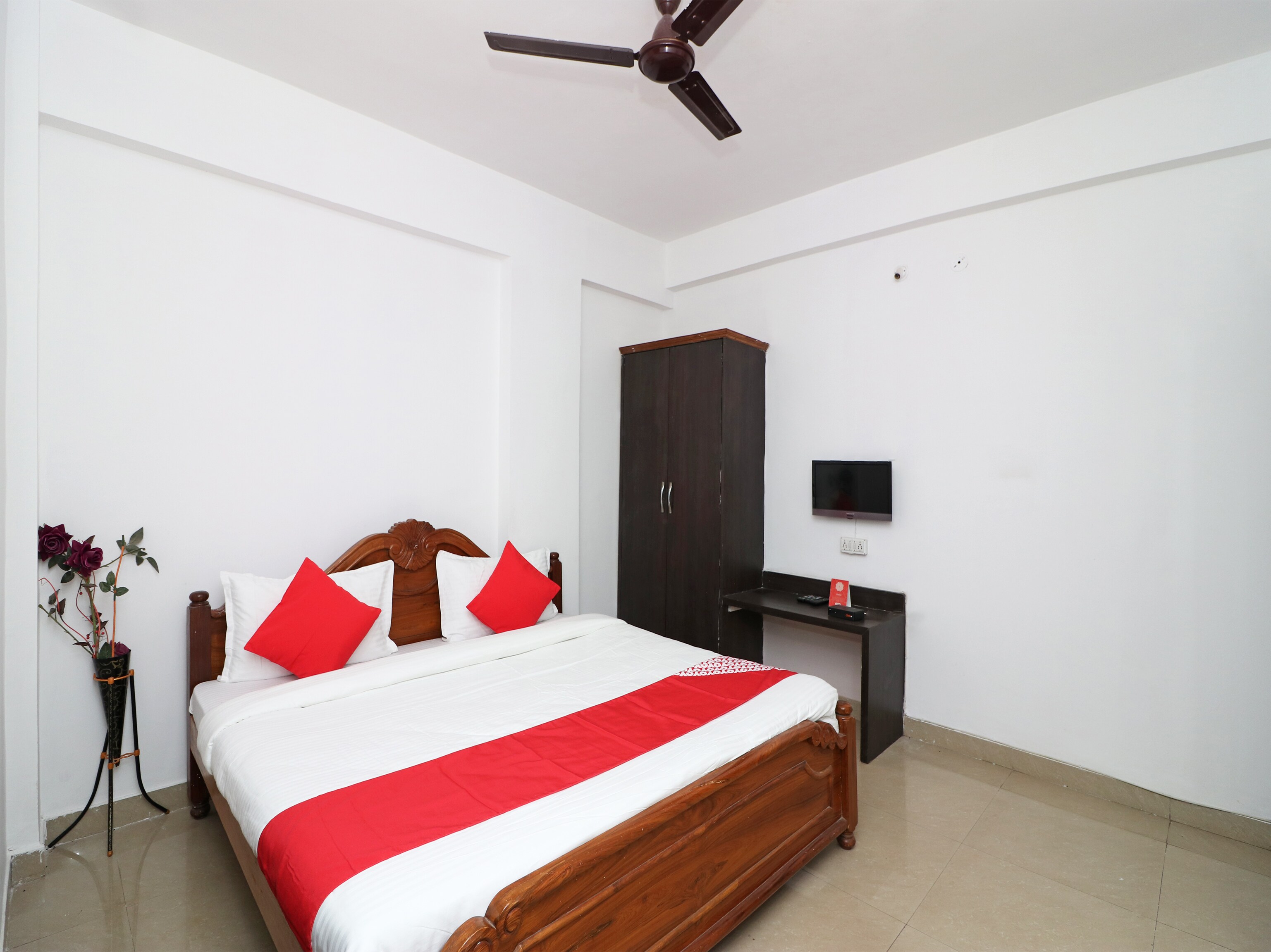 OYO Hotel Krishnayan - Tap to explore photos