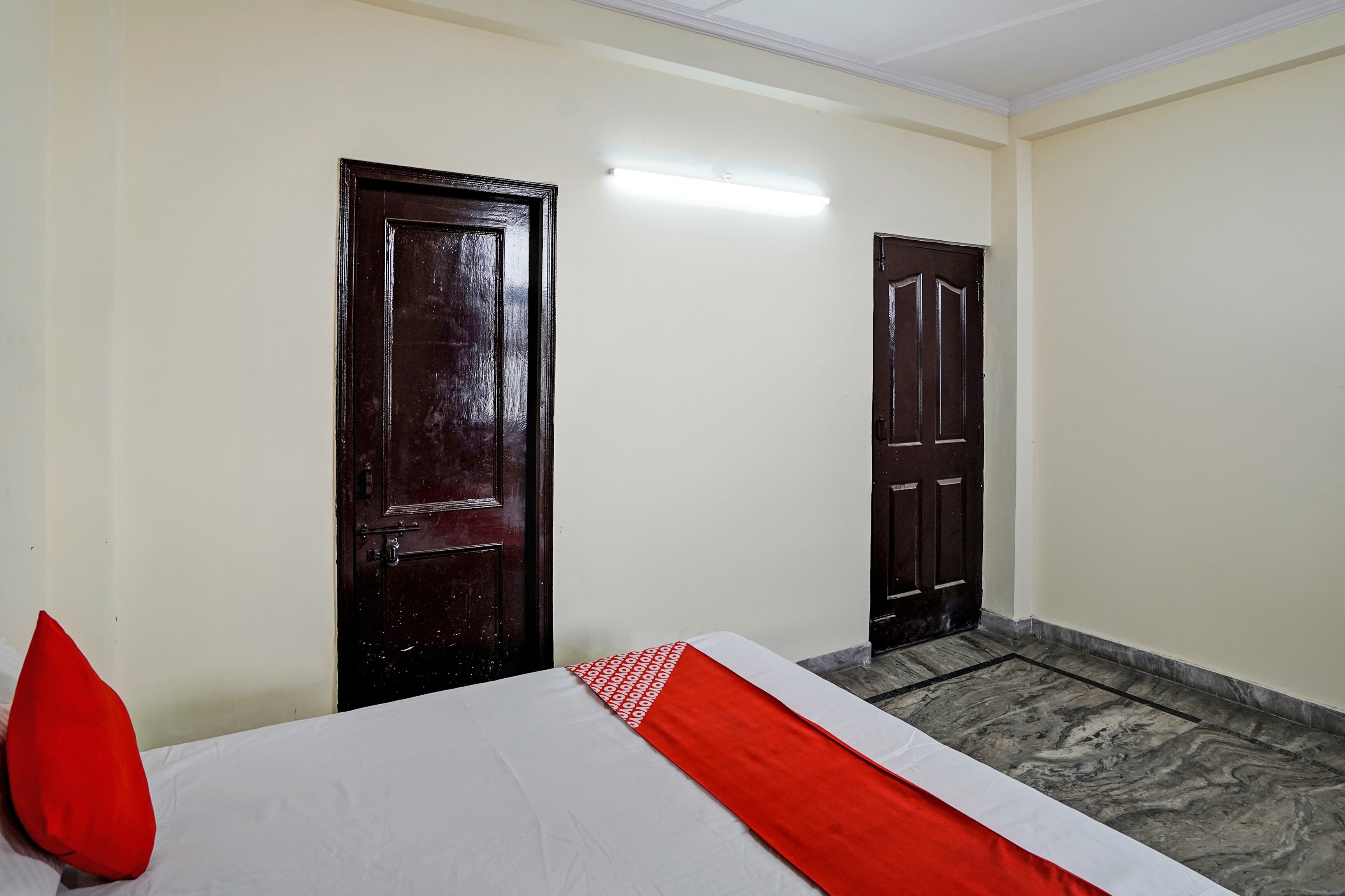 Super Hotel O Khanna's Hotel near Shakti Khand-III Indirapuram - Tap to explore photos