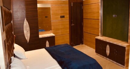 Hotel Heeramani Inn Room Type - Supreme AC Room