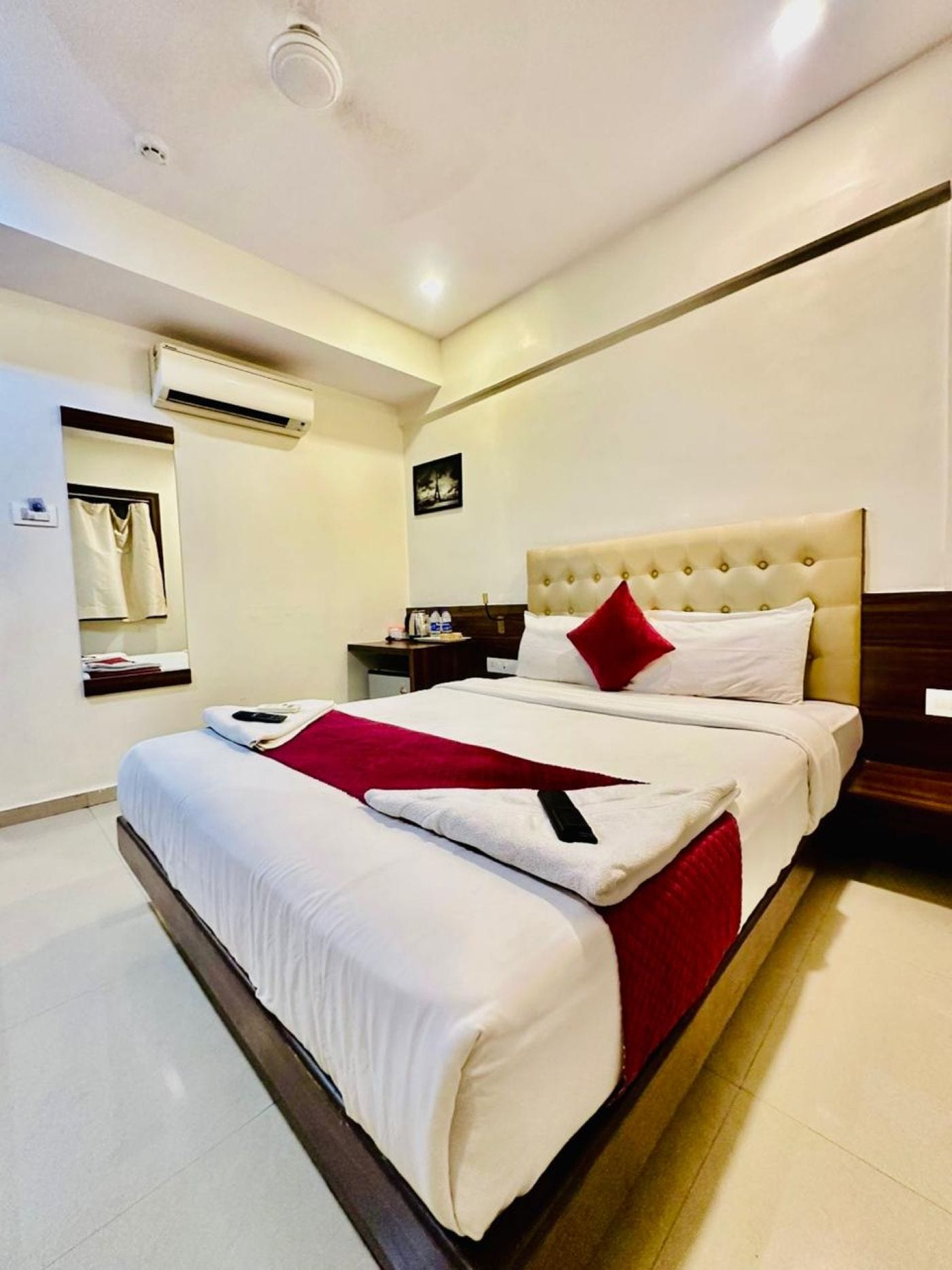 Hotel Mumbai International Near T2 - Tap to explore photos