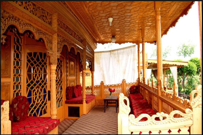 Houseboat Rubanay Palace - Tap to explore photos