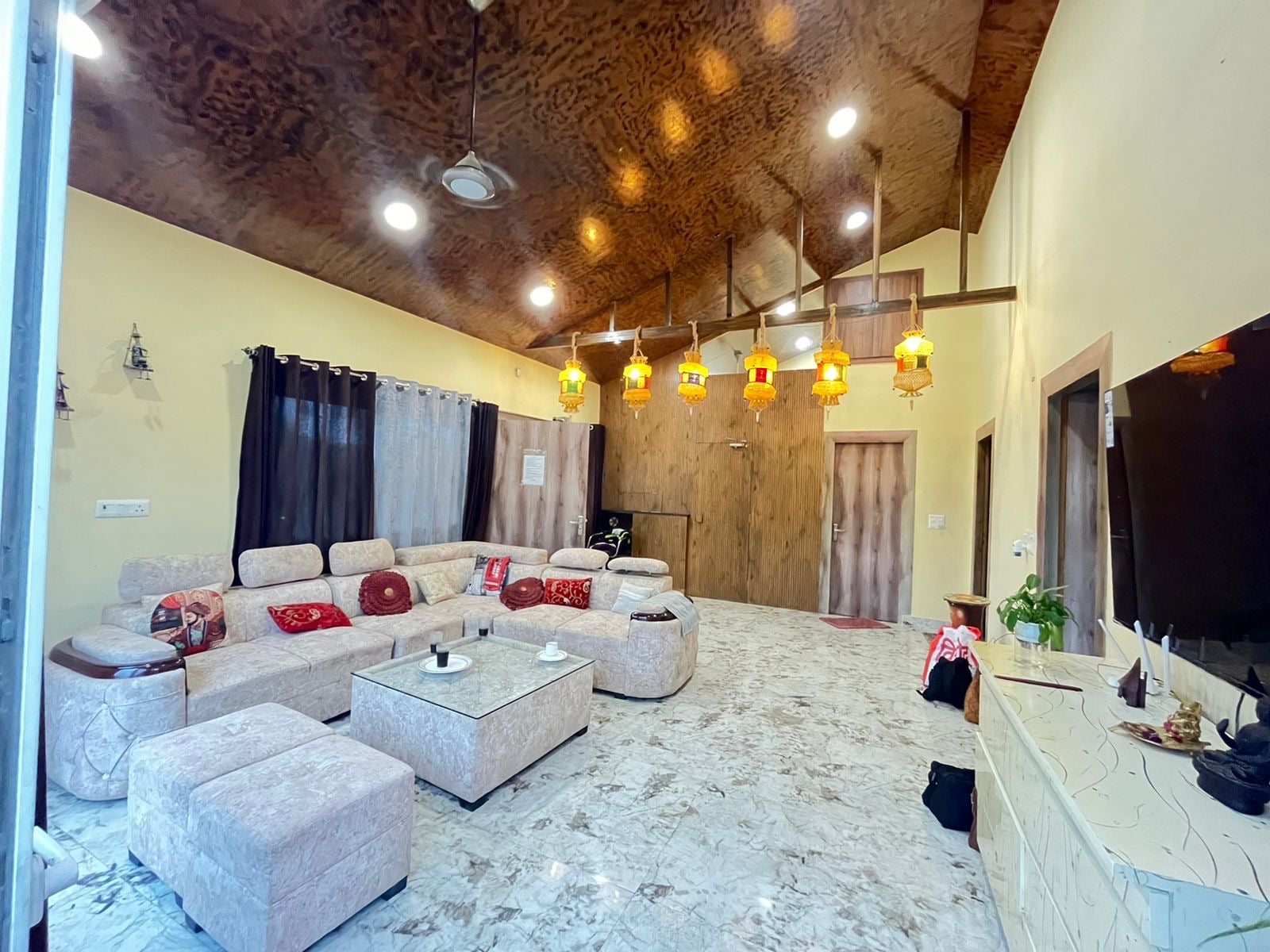 GoBravo 37-2Bhk Farm w/t Pool &Garden Sec150 Noida - Tap to explore photos