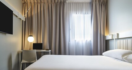 ibis Clamart Paris Velizy Room Type - Standard Room with 1 double bed