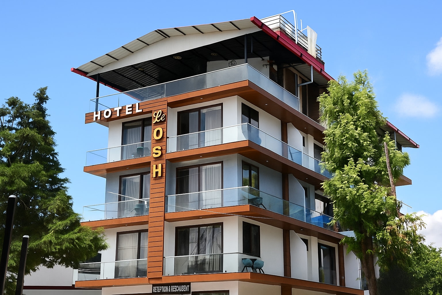 Hotel Le Osh Lansdowne - 500m from Bhulla Lake and Free Live Music on Weekends - Tap to explore photos