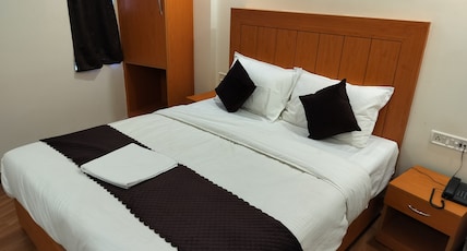 Hotel Samrat Room Type - Super Deluxe Room