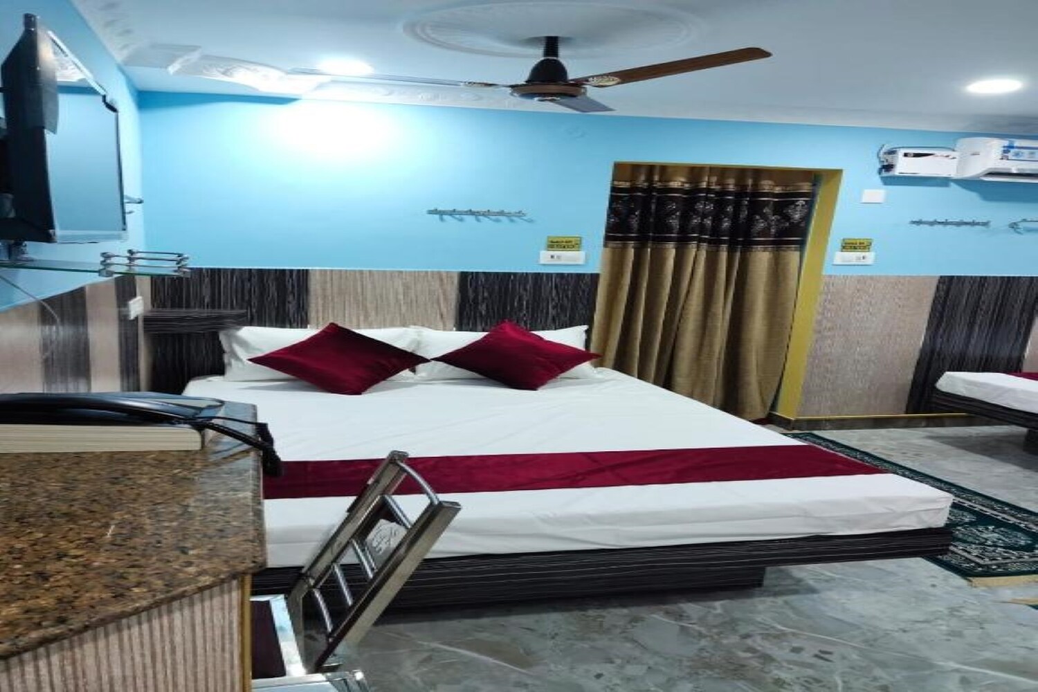 Chakravarthy Holidays - Tap to explore photos
