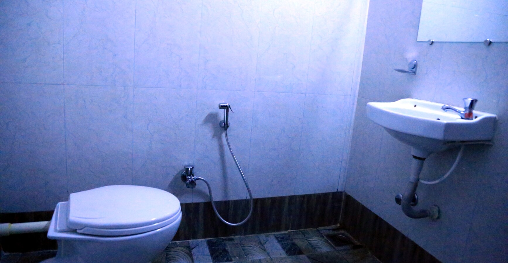 Hotel Kusum - Tap to explore photos