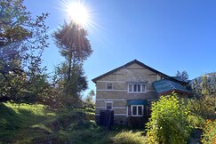 Iris Cottage & Cafe Manali