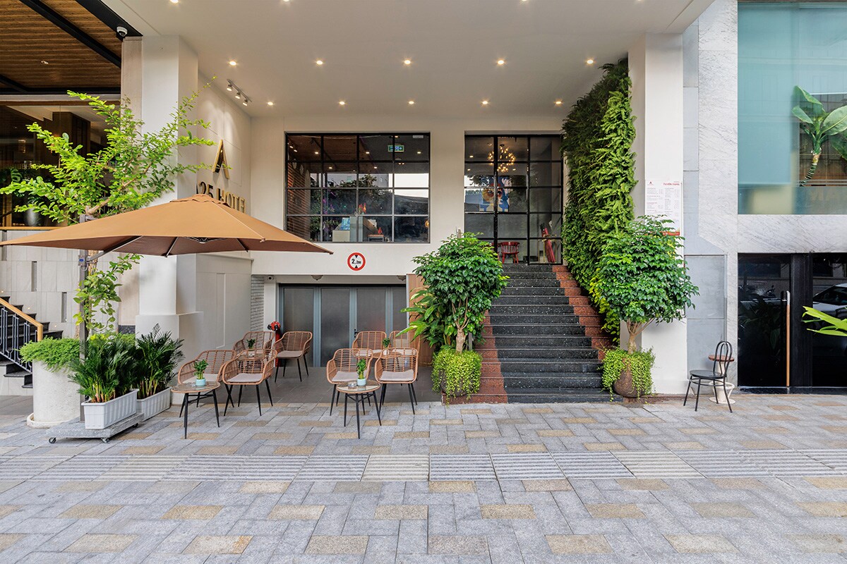A25 Premium Hotel - 55 Le Anh Xuan - Tap to explore photos