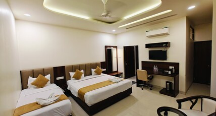 Hotel The Grand Palace Room Type - Queen family(3person)