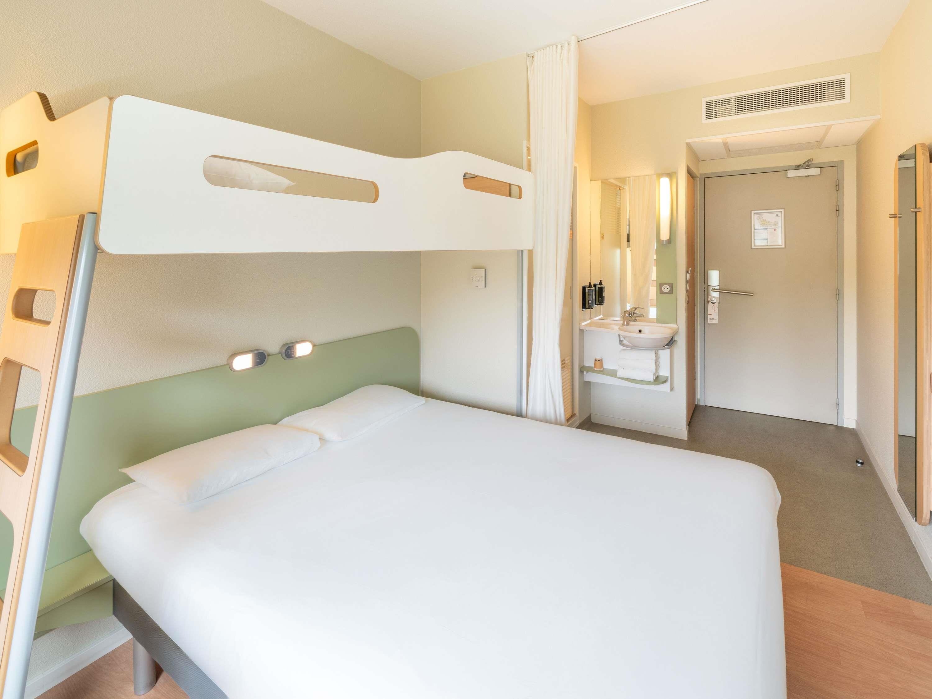 Ibis Budget Les Sables d'Olonne - Tap to explore photos