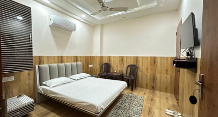 Hotel Emerald Inn Room Type - Deluxe Room