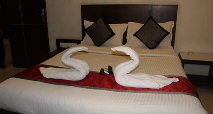 Hotel Sky Gate Room Type - Deluxe Ac Room