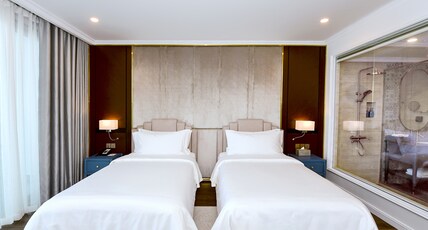 Centara Hotel & Residences Van Don Room Type - Deluxe Bay View King