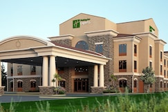 Holiday Inn Express & Suites Redding