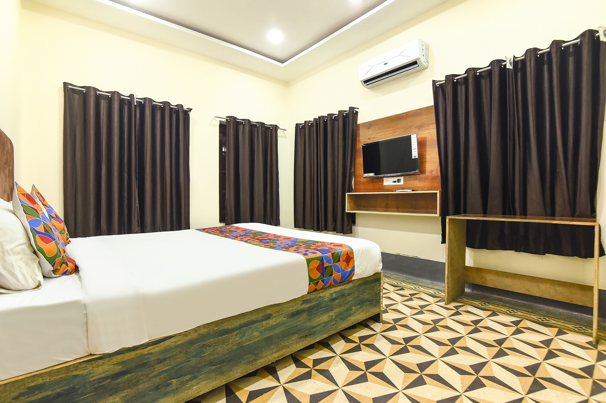 FabHotel KGF 2 - Tap to explore photos
