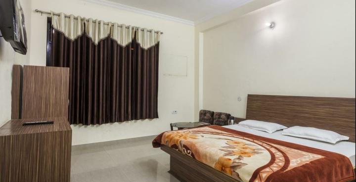 Hotel Devi Mahal @ 2 mins from Railway Station - Tap to explore photos