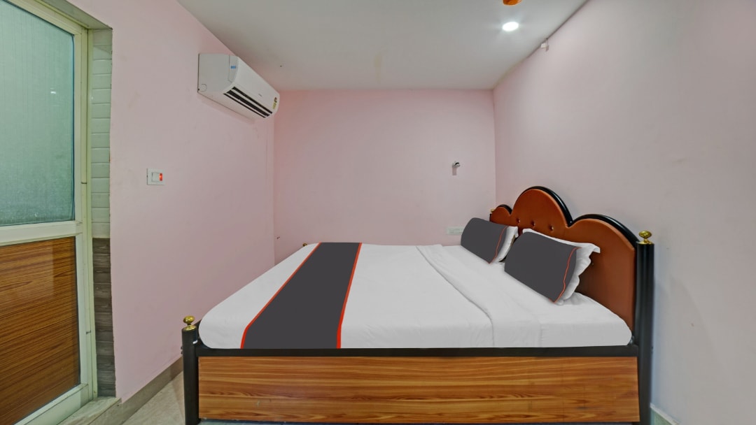 Hotel VijayaGrand - Tap to explore photos