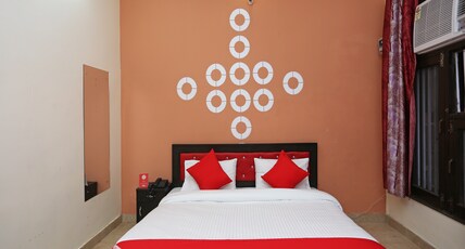 Hotel O Comfort Stay Sector 05 Vasundhara Formely Angel Pink Room Type - Saver Double