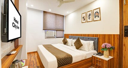 Hotel IVY @ Delhi Airport Room Type - Deluxe Room with AC