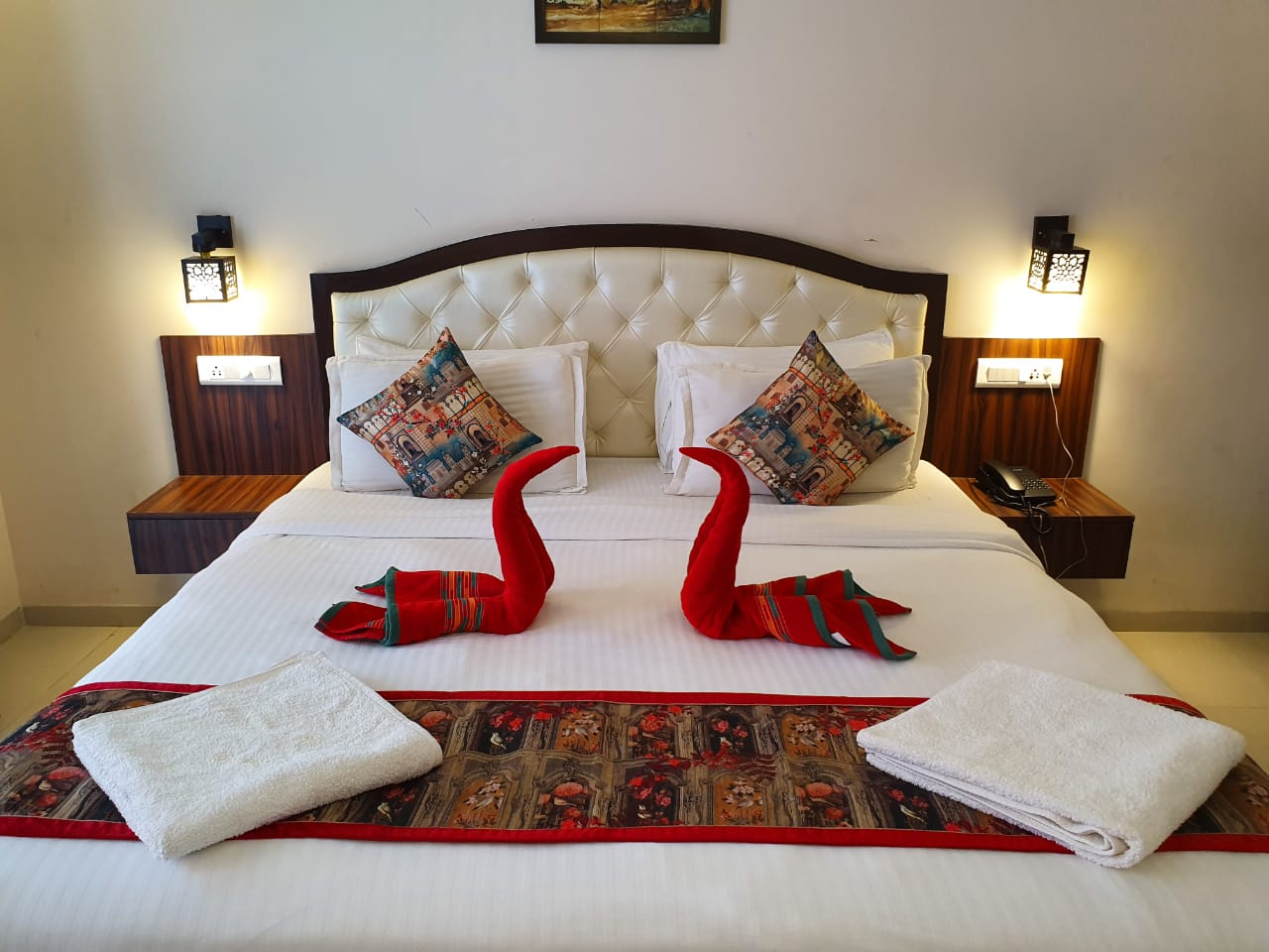 Luxury 1 BR Apartment | Rooms with Wi-Fi - Tap to explore photos