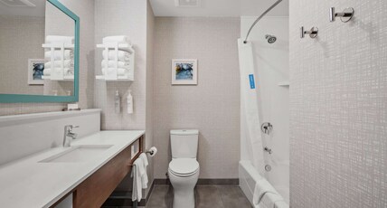 Hampton Inn by Hilton Morro Bay Room Type - 2 QUEEN BEDS