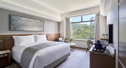 Hopewell Hotel Room Type - Deluxe King Room