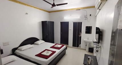 Hotel Gananjaya Room Type - Triple Bed AC Room