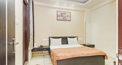 HOTEL JENUS Room Type - Deluxe room