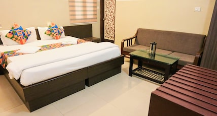 Hotel Comfort Inn Near Jawahar Circle Room Type - super deluxe Hotel Comfort Inn Near Jawahar Circle Room Type - super deluxe