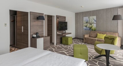 Holiday Inn Munich-Unterhaching Room Type - 1 King Suite Sofa Bed