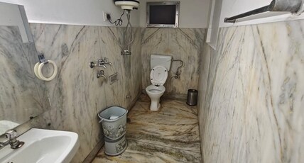 Bedi's Lodge Room Type - Deluxe AC Room