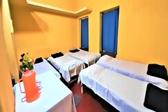 The OLD house || Budget Dormitory Beds in Shantiniketan