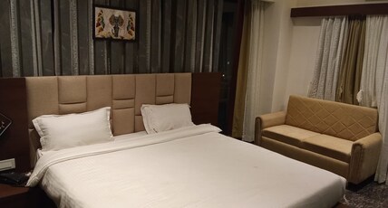 BABA HOTEL & BANQUET Room Type - SUITES ROOM